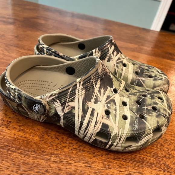 CROCS Other - Crocs Camo Realtree Advantage Max-4 size 6